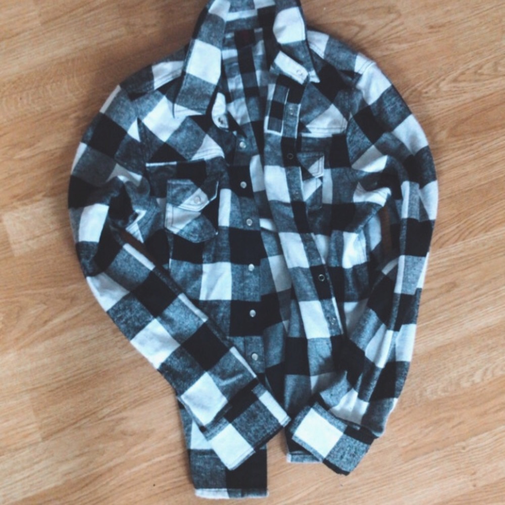 b&w flannel 🤍🖤 - Picture 4 of 9